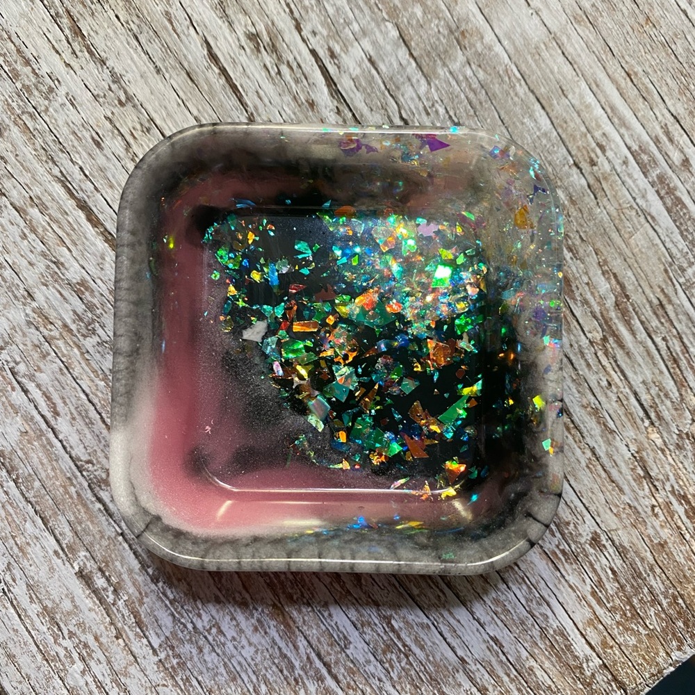 Handmade Resin Ring Dish - Picture 9 of 17